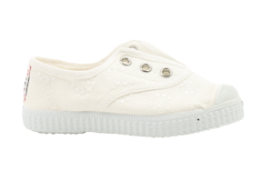 Cienta Loafers, wit geborduurd  (maat 22-42)